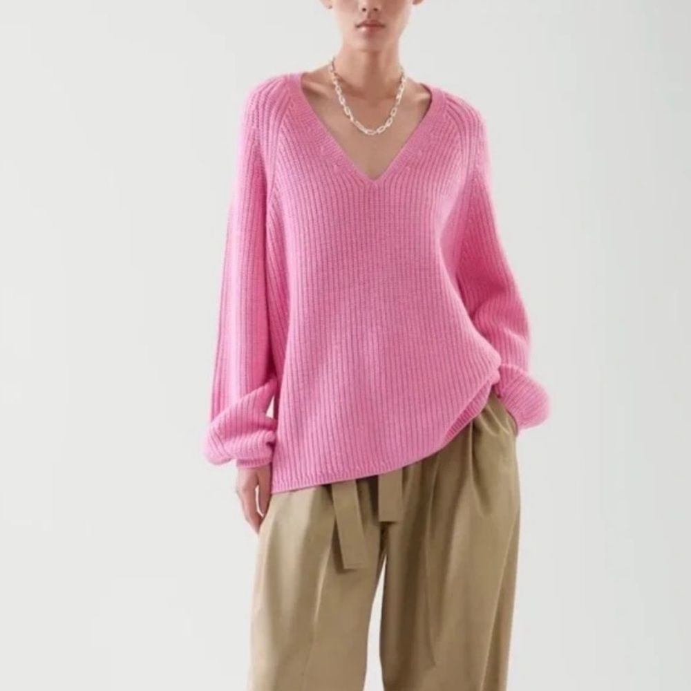 COS - Pink 100% wool knit sweater